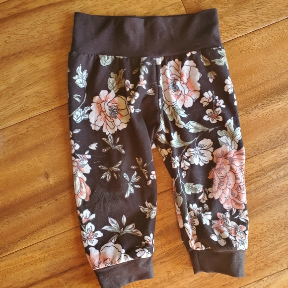 Baby Girl Outfit - Picture 5 of 7